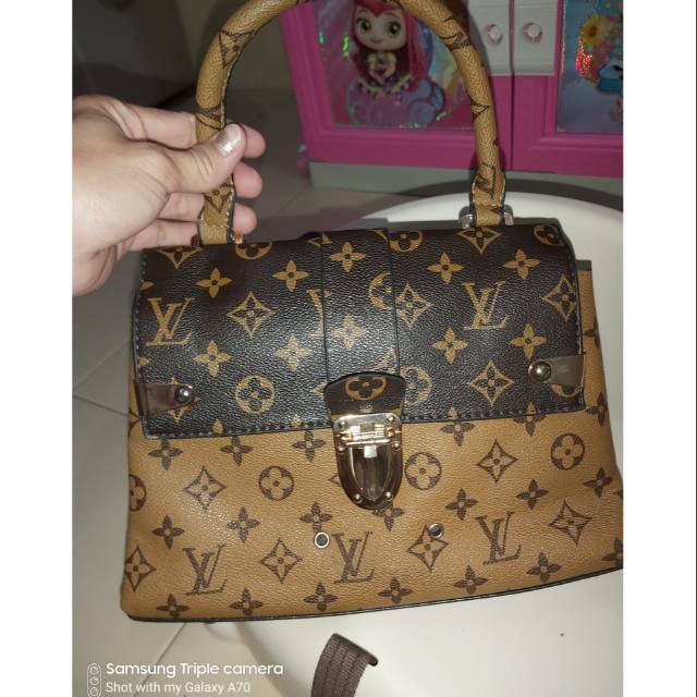 Tas LV Mono Two Tone lengkap dengan tali panjang (beli tidak pernah dipakai sama sekali)