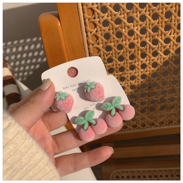 Anting Stud Desain Kartun Strawberry Aksen Mutiara Untuk Wanita