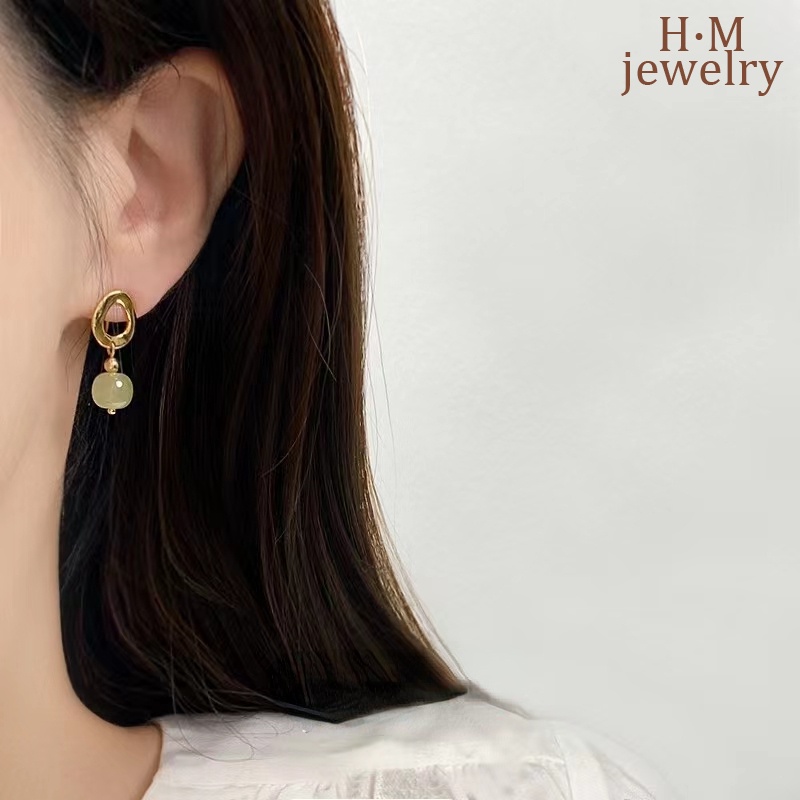 Anting Klip Tanpa Tindik Retro Dengan Batu Giok Hetian Untuk Wanita