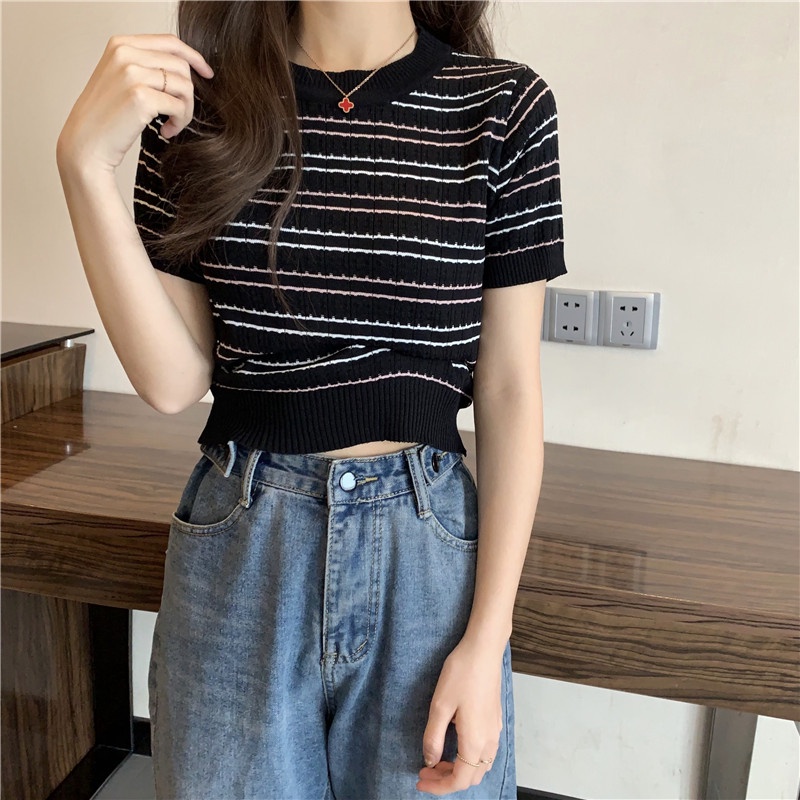 Atasan rajut model korea untuk wanita. T-Shirt Vintage Crop Top Wanita