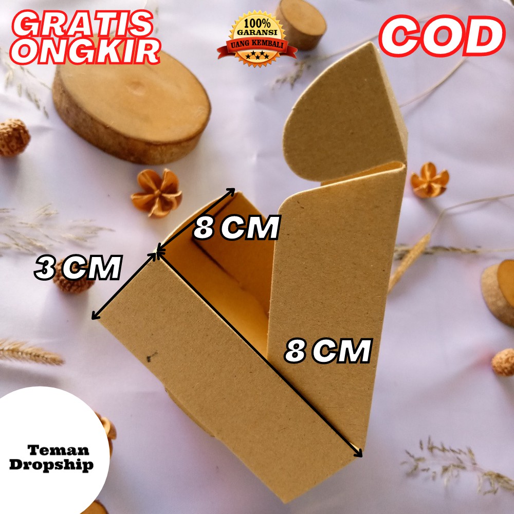 

KARDUS HAMPERS BOX KADO PERSEGI,BAHAN KERTAS BROWNKRAFT 280GR UKURAN 8X8X3 CM