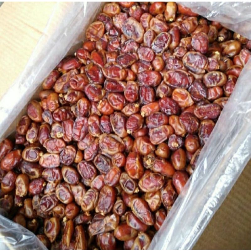 

Kurma Khalas 5kg / Kurma Khalas Saad 5kg
