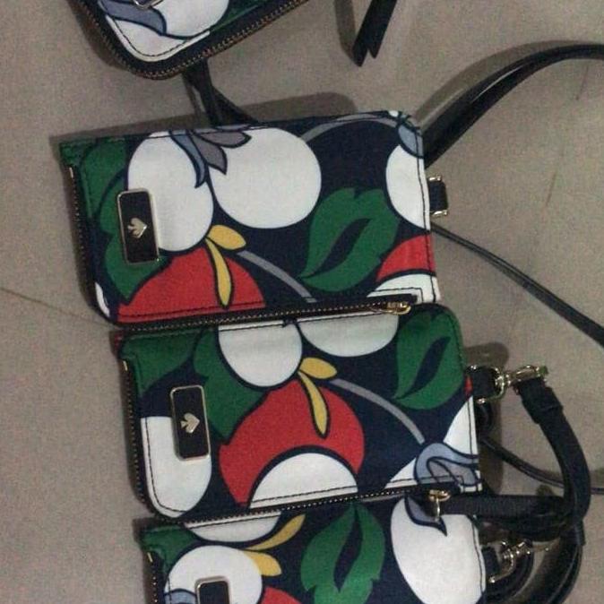 

COD TAG ID KATESPADE ORI LANYARD TAG ID FLORAL PROMOKode 2648