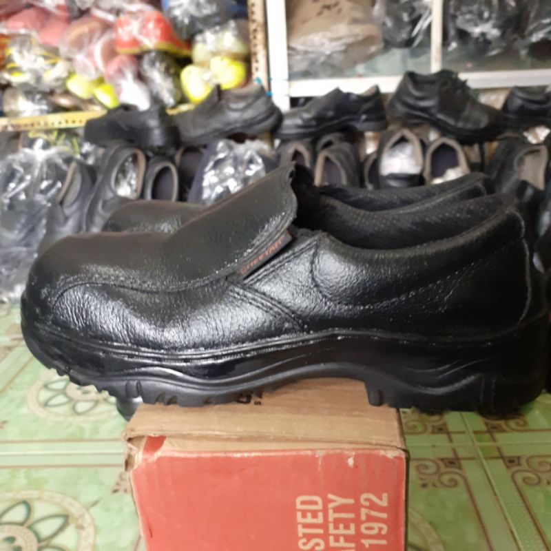 Sepatu Sapety second MERK RENDOM KING,, CHETAH,,KENT,,DR OSA,, DAKKAR,,K2,,,,UJUNG BESI SECOND