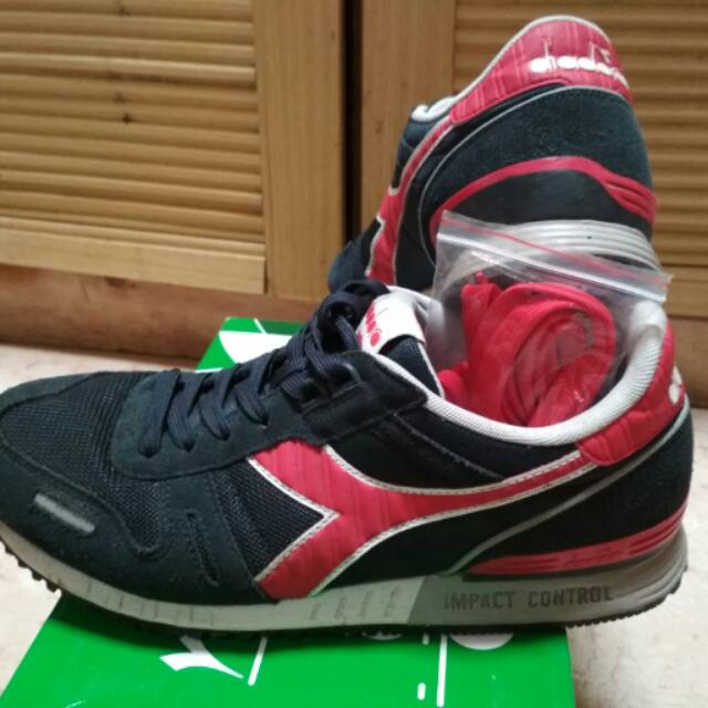 Preloved Diadora Titan II