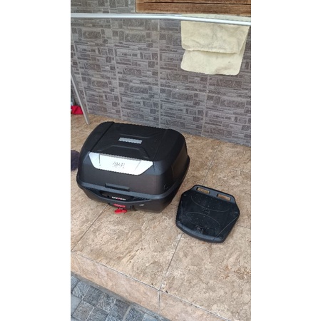 BOX GIVI E43 NTL BEKAS