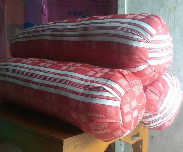 SARUNG GULING ISI KAPUK RANDU DAMES UK.30X90 CM BAHAN KATUN KULIT GULING TIDUR URUNG GULING MURAH