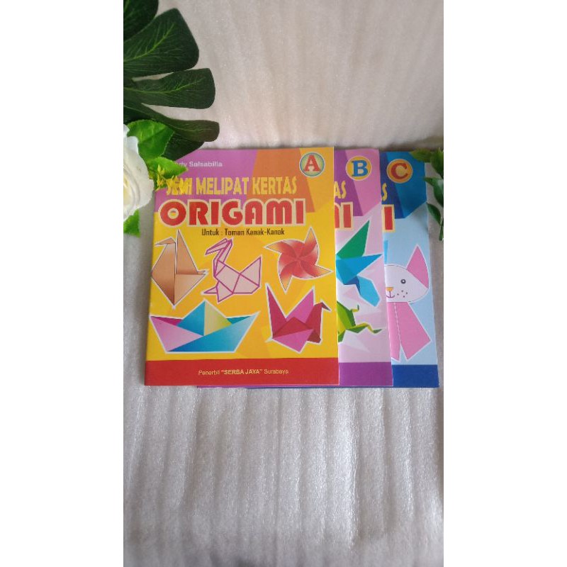 

SENI MELIPAT kertas ORIGAMI