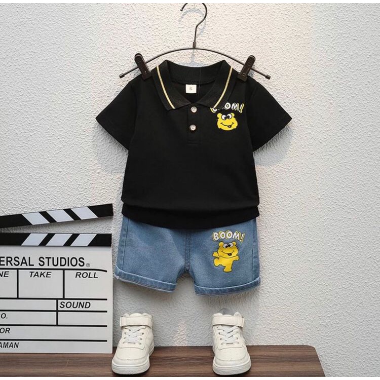 SETELAN BAJU POLO CELANA DENIM BAYI ANAK MOTIF BOOM DENIM USIA 6 BULAN-5 TAHUN BAHAN KATUN LEMBUT TRENDY TERBARU/ SETELAN BAJU POLO CELANA DENIM BAYI ANAK LAKI-LAKI/ SETELAN BAJU POLO CELANA DENIM BAYI ANAK PEREMPUAN/ SETELAN KAOS POLO DENIM BAYI ANAK