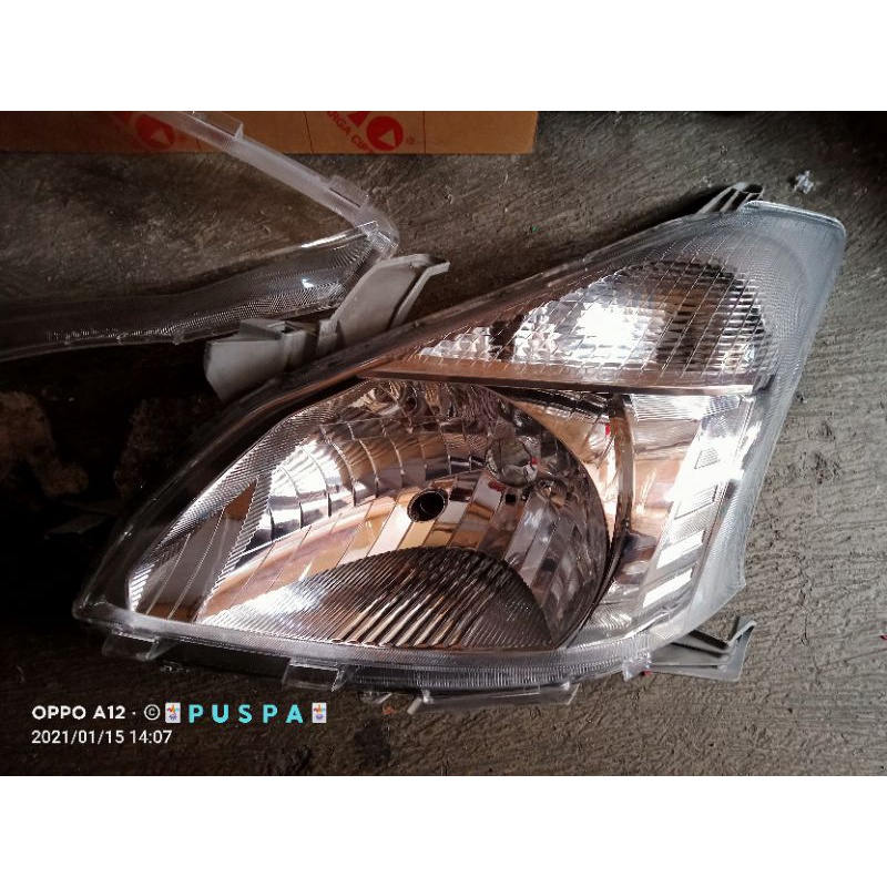 Headlamp avanza / Xenia 2012