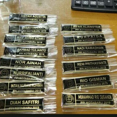 

TERMURAH PAPAN NAMA TAG NAME NAMA DADA KUNINGAN