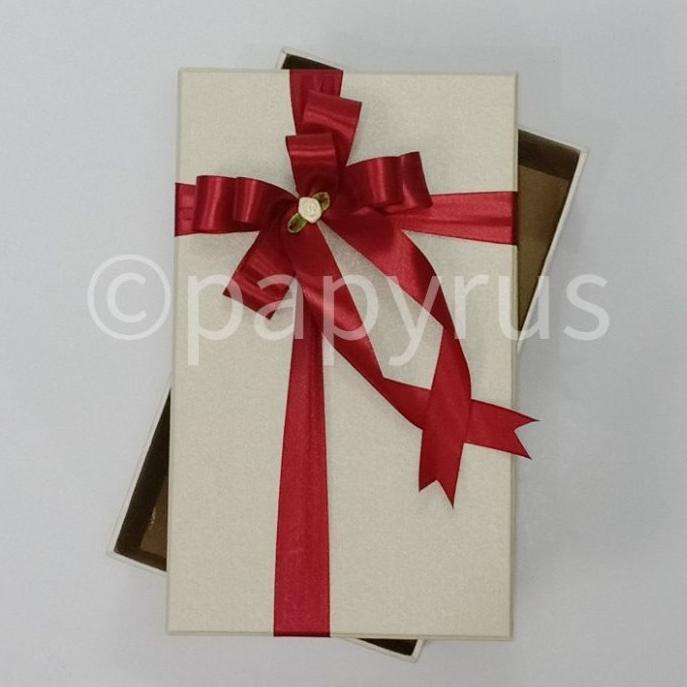 

Papyrus 15X25 Tinggi 5Cm Kotak Kado Gift Box Hadiah Kota Kado