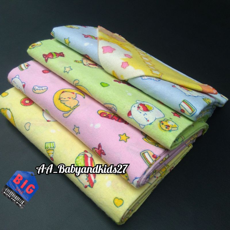 1 Pak (Isi 6PC) Bedongan Bayi Nia Ukuran 110 x 90 Cm Free 1PC Tatakan Ompol Bahan Standar dan SNI