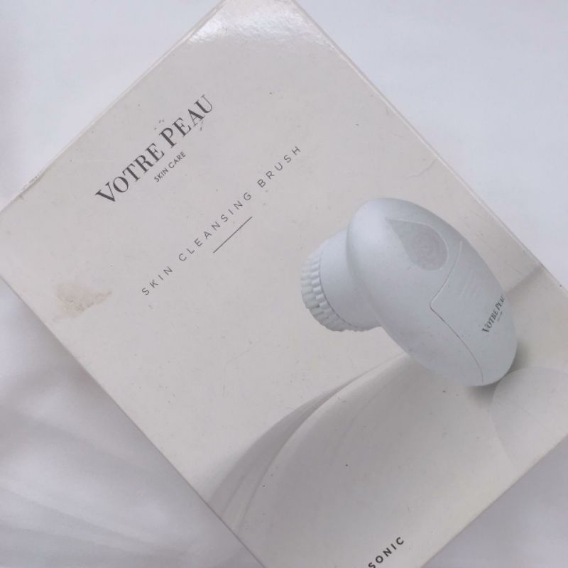 VOTRE PEAU CLEANSING BRUSH