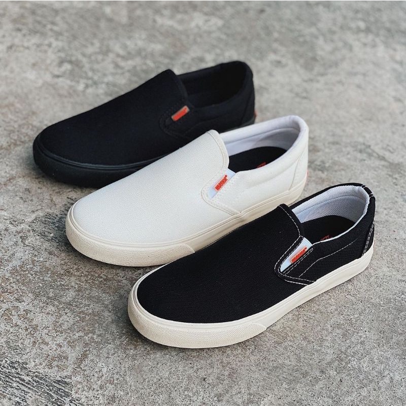 Sepatu Slip On Lokal Sepatu Slip On Warrior Arthur Black White FullWhite FullBlack | ORIGINAL SEPATU