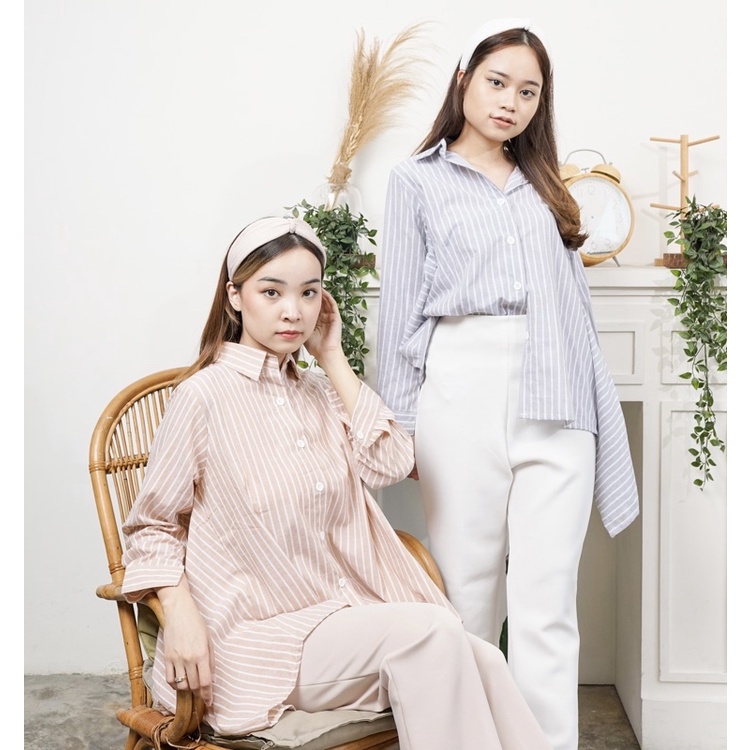 BAJU KEMEJA ATASAN PAKAIAN DELLA TOP FASHION WANITA CEWEK CEWE KOREA KEKINIAN BIG SIZE TERBARU MURAH