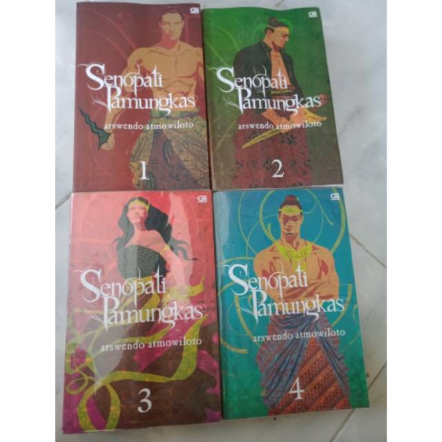 Novel SENOPATI PAMUNGKAS 1-4 karya Arswendo Atmowiloto