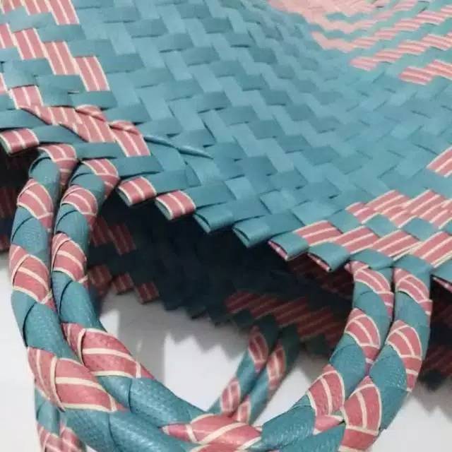 KERANJANG BELANJA ANYAMAN / TAS BELANJA ANYAMAN ( BESAR )