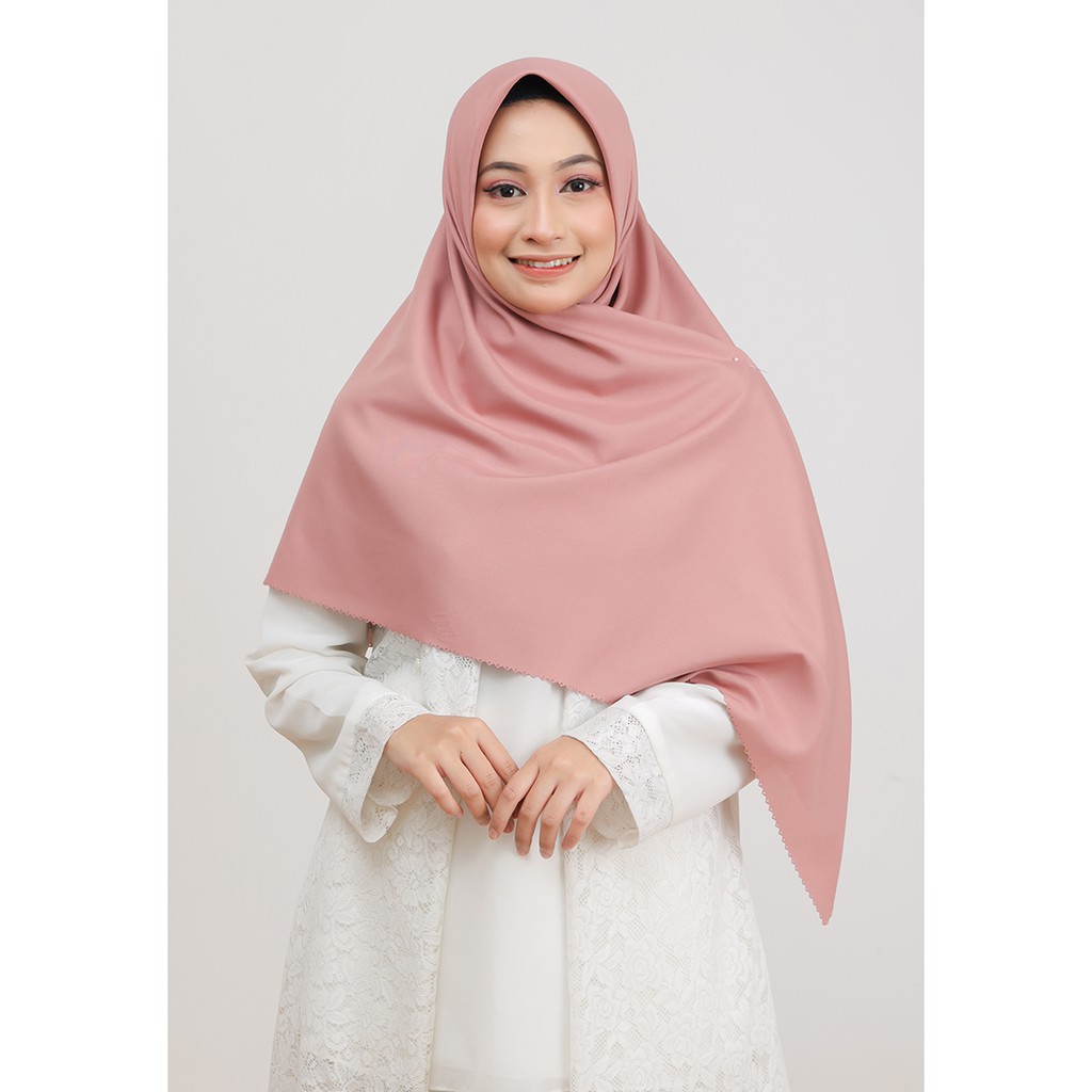 Umama Scarf - Kerudung Polos Segi Empat Voal Miracle Plain Syar'i Lc (3)-Misty Rose