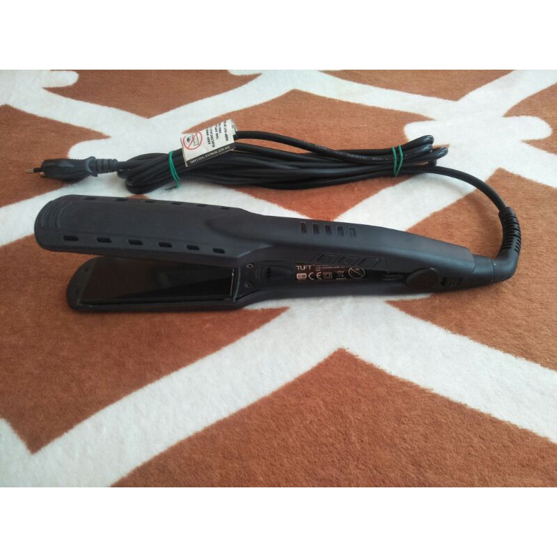 catok smoothing tuft 1 1/2 straightening iron