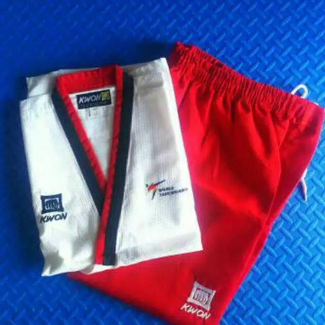 DOBOK KWON POOMSAE  wanita junior taekwondo