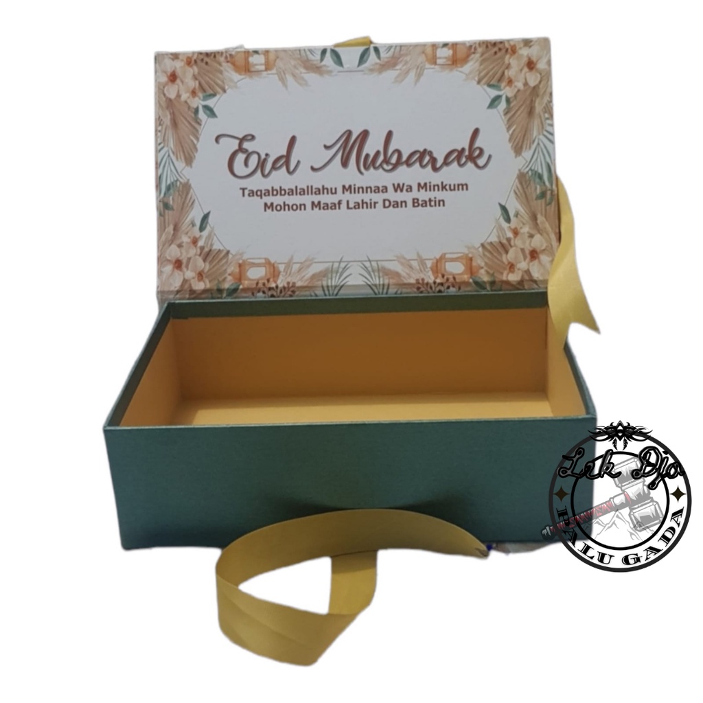 

HARD BOX HAMPERS/KADO IDUL FITRI LEBARAN PREMIUM BAHAN TEBAL PUTIH DAN BIRU