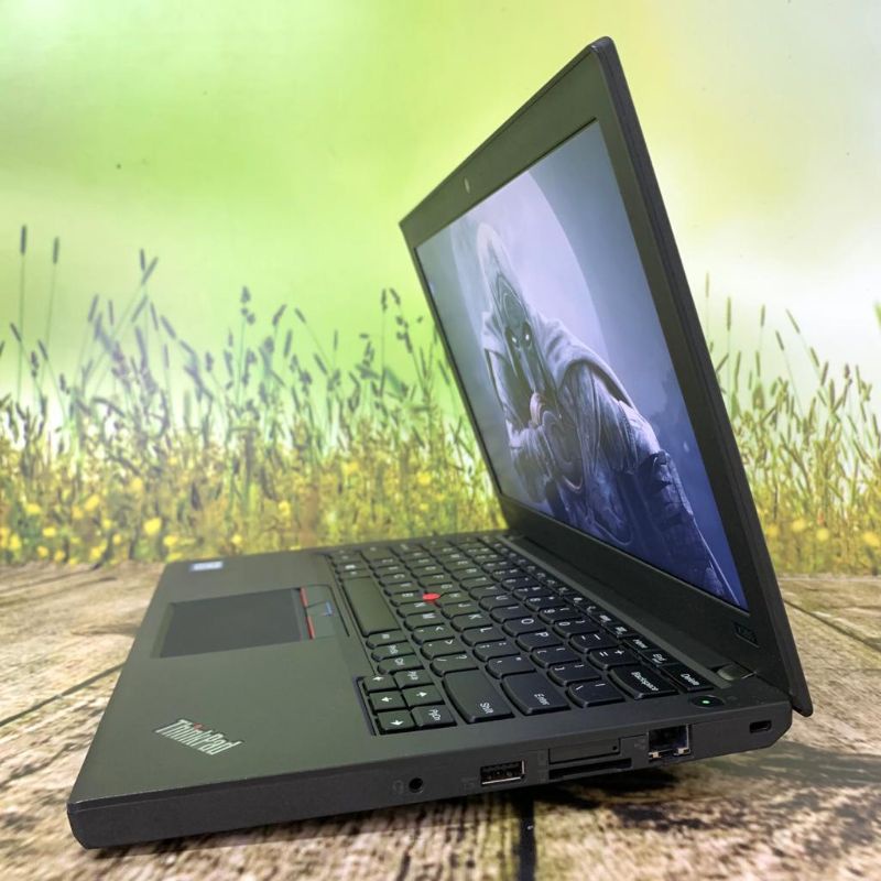 Lenovo Thinkpad X260 Core i5 Gen 6 RAM 8GB Bergaransi Like New