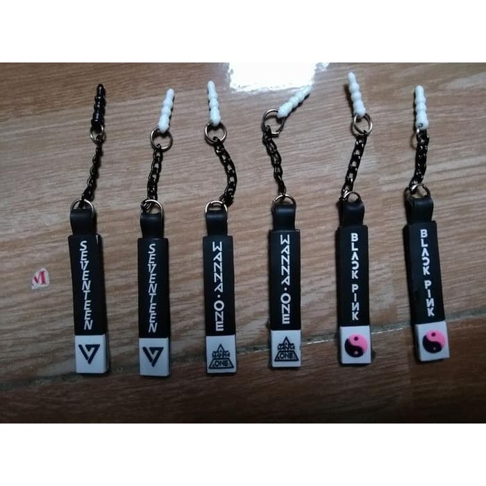 Earplug Kpop/strap hp kpop/gantungan hp kpop