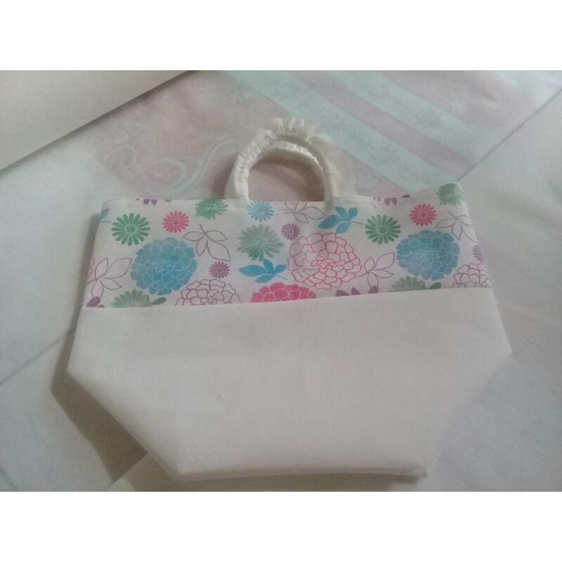 

Tas Spunbond Model Syahrini kombinasi