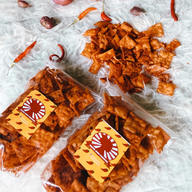 

Keripik pangsit balado pedas