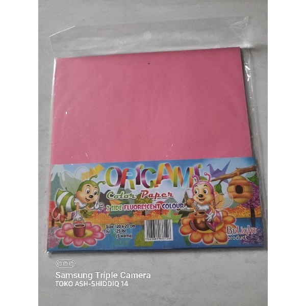 

kertas lipat | kertas origami | bagian belakang putih