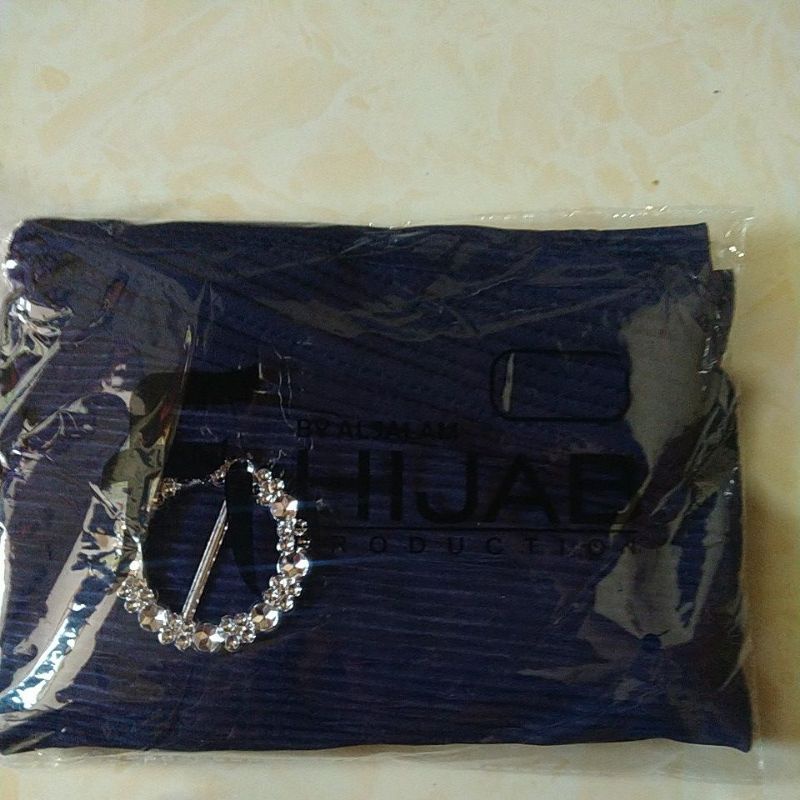 Hijab Instan Bergo Plisket Gotik Gesper Original F1/ Hijab Jersey Plisket/ Jilbab Bergo Pad Plisket-Navy