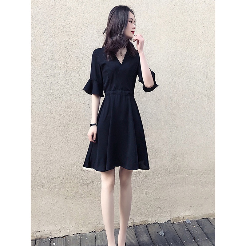 Nhoemie dress Hitam Slim V-neck