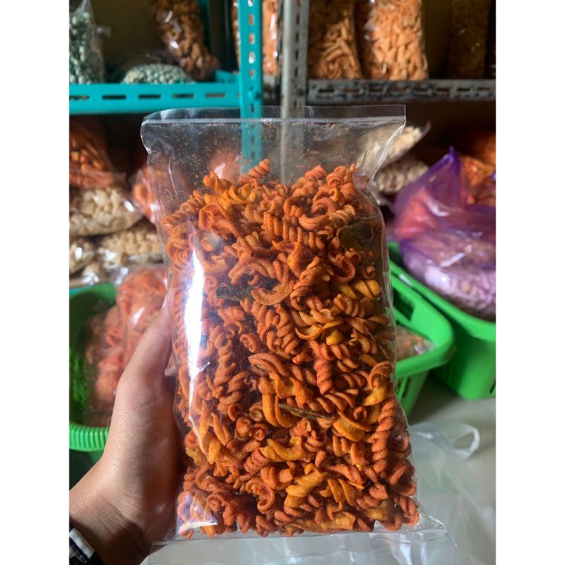 

Makaroni spiral pedas daun jeruk