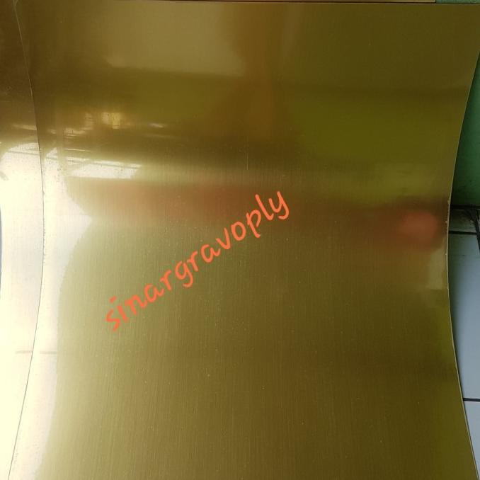 

gravoply gold teks hitam bahan gravir nametag dll 120cmx60 tebal 1.5