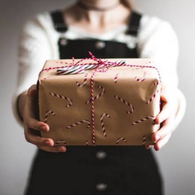 

Kertas kado kemasan special untuk yang anda cintai