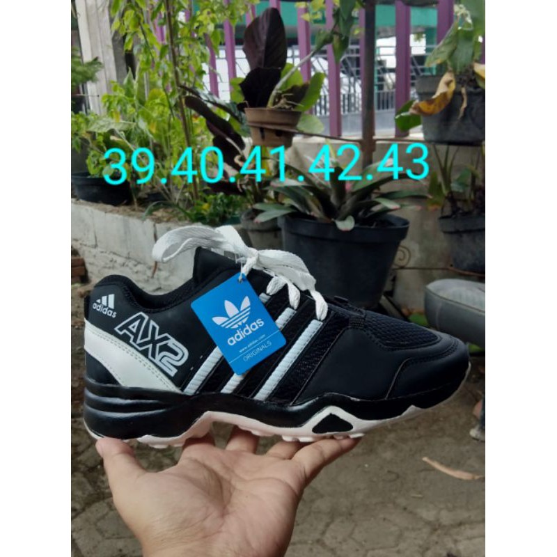 Sepatu Sneaker Sport