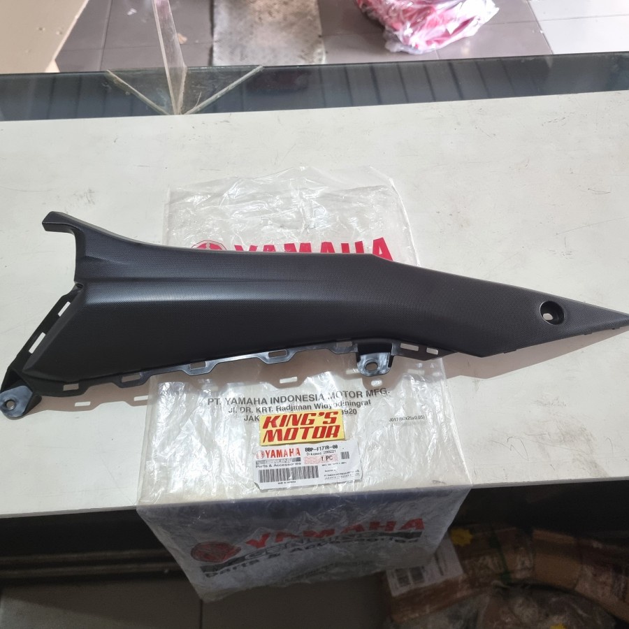 COVER STEP, MOLE SIDE, SAMBUNGAN BODY BELAKANG NEW AEROX (BBP F171R)