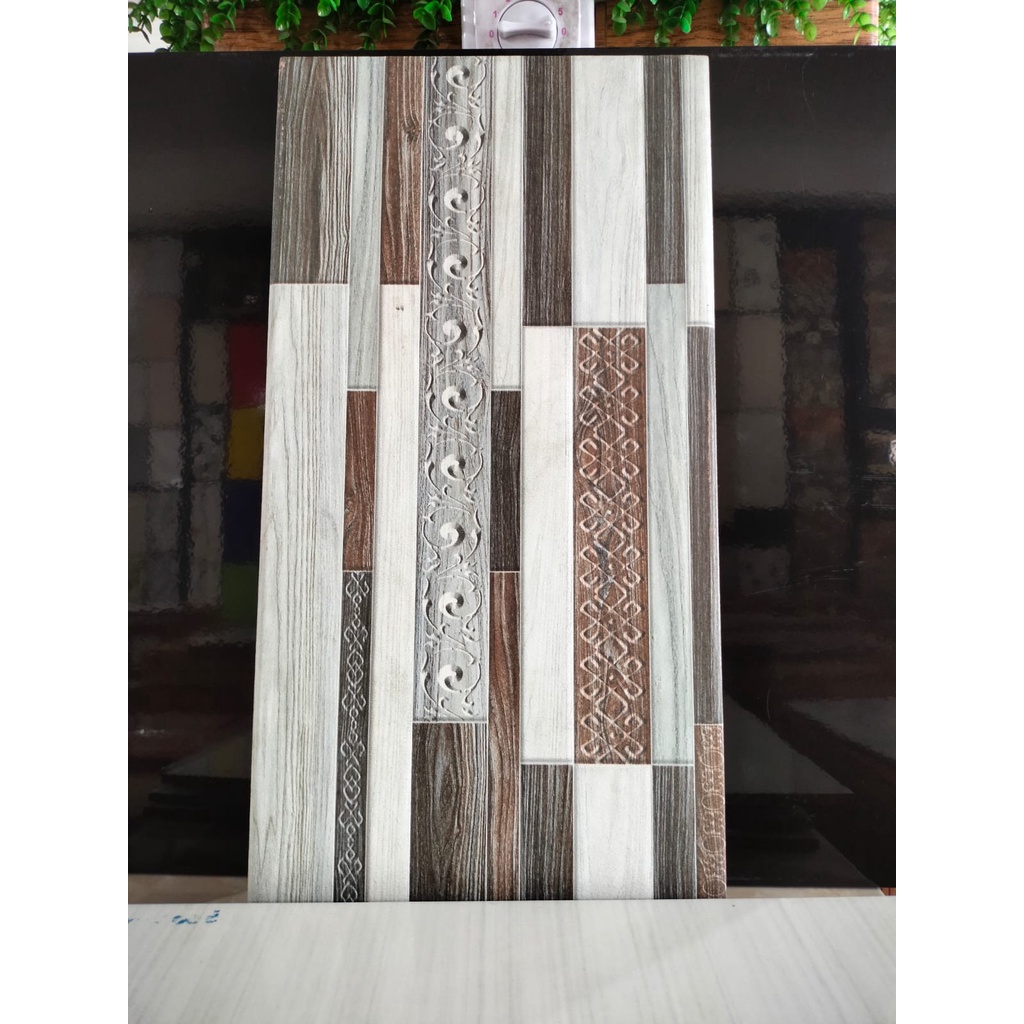 Keramik Dinding Motif Kayu - Etnicwood Grey 25x50