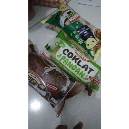 

Roti Nana coklat susu pandan