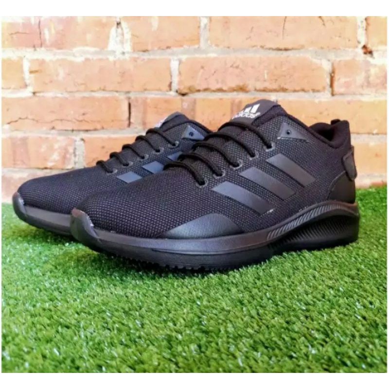 Sepatu sekolah/ sepatu sport adidas questar hitam/ sepatu pria/ sneakers pria