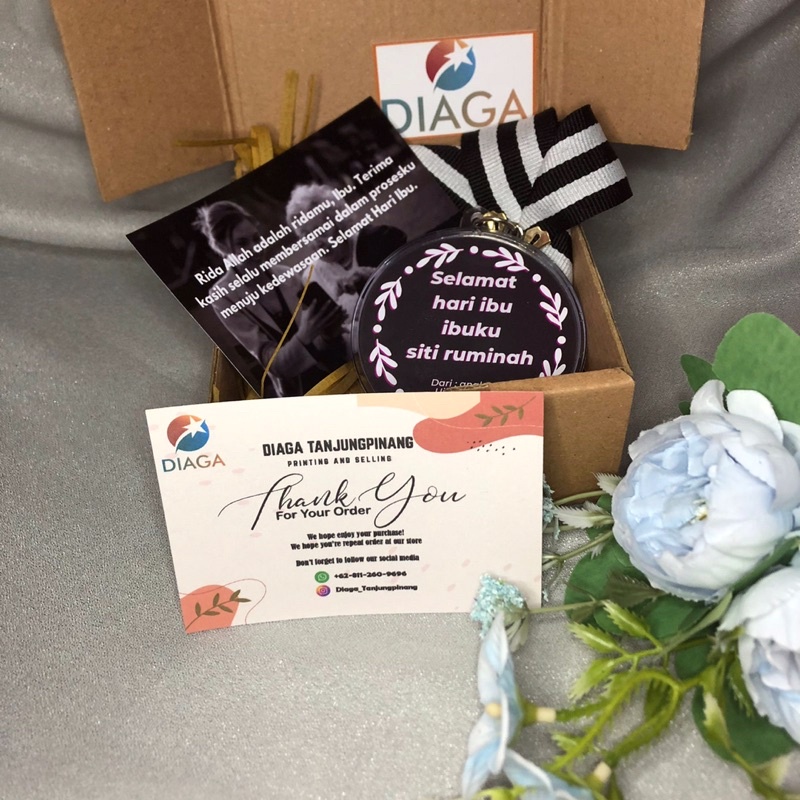 

MEDALI CUSTOM / HADIAH CUSTOM