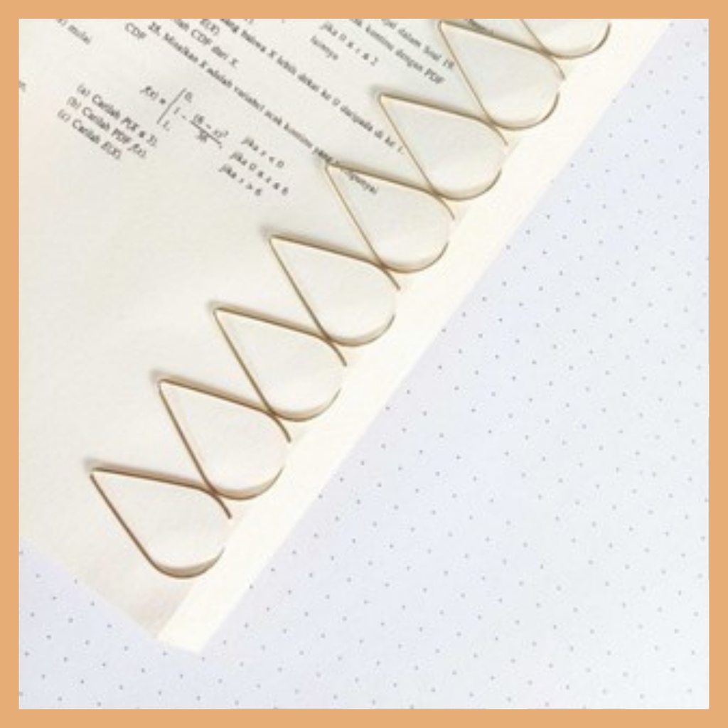 

Klip Kertas Paper Clip Ukuran Besar Bentuk Tetesan Air Bahan Metal Warna Gold Untuk Pembatas Buku