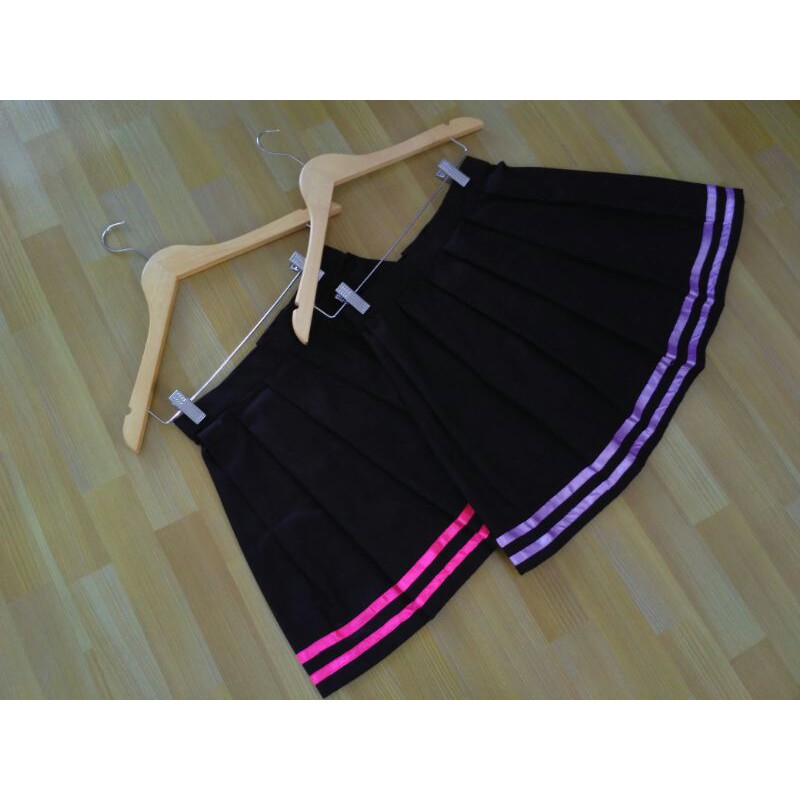 Black Skirt Line Colour