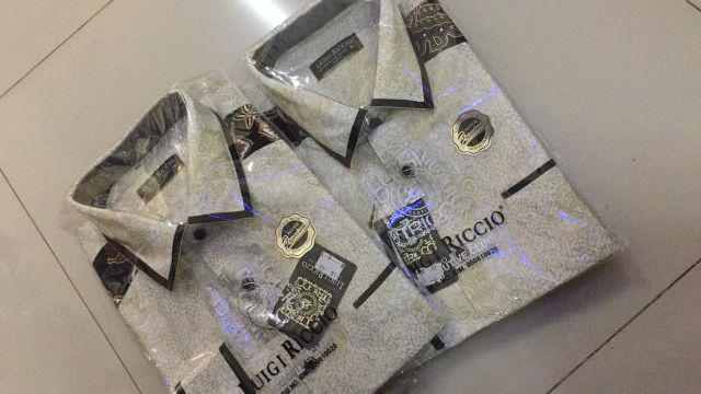 Luigi Riccio Kemeja Batik Pria Premium Keris Navy Blue Series Ssr206.2