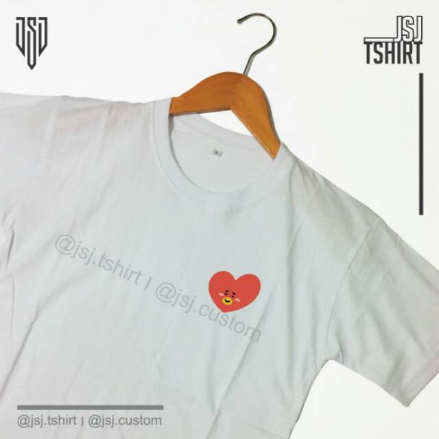 Kaos Tshirt Uniqlo x BTS BT21 Chimmy