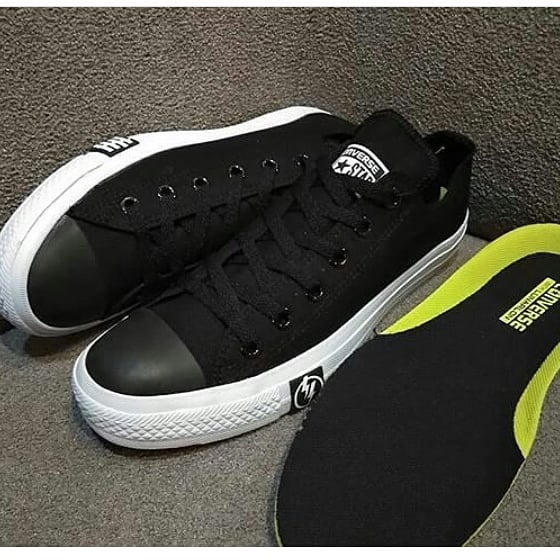 Sepatu Converse BLACK  CT PRO UNDEFEADTED HITAM PUTIH SEKOLAH KULIAH KERJA SANTAI KADO PRIA WANITA