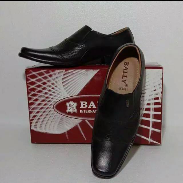 Sepatu kulit Merk BALLY - Sepatu kantor Pria