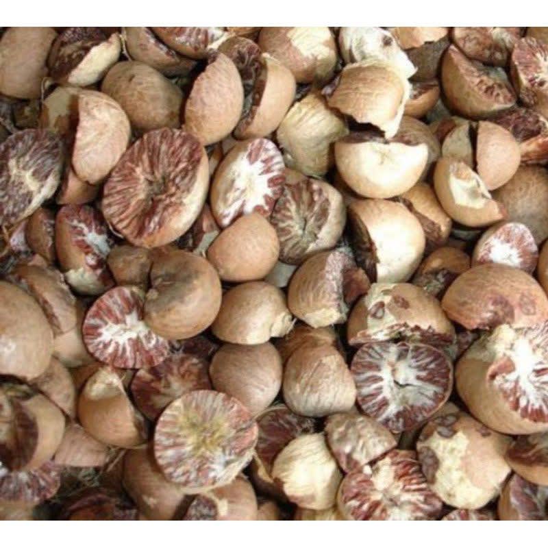 

buah pinang kering Hasil Kebun Sendiri