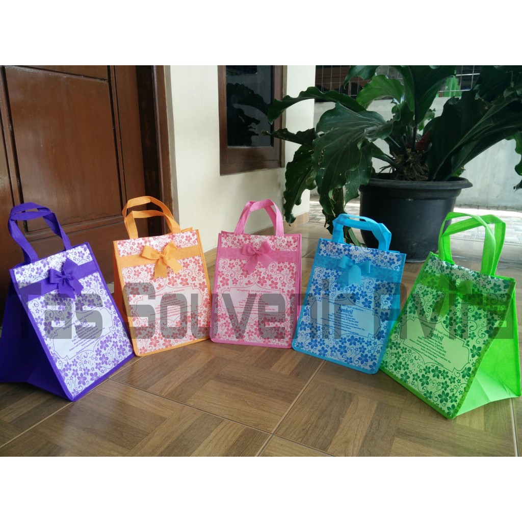 

Tas Nasi Box / Tas Kotak Nasi / Tas Berkat / Tas Tasyakuran ukuran 22x22x30